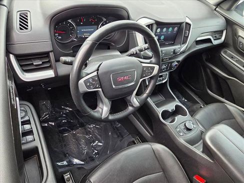Used 2024 GMC Terrain SLT image 10