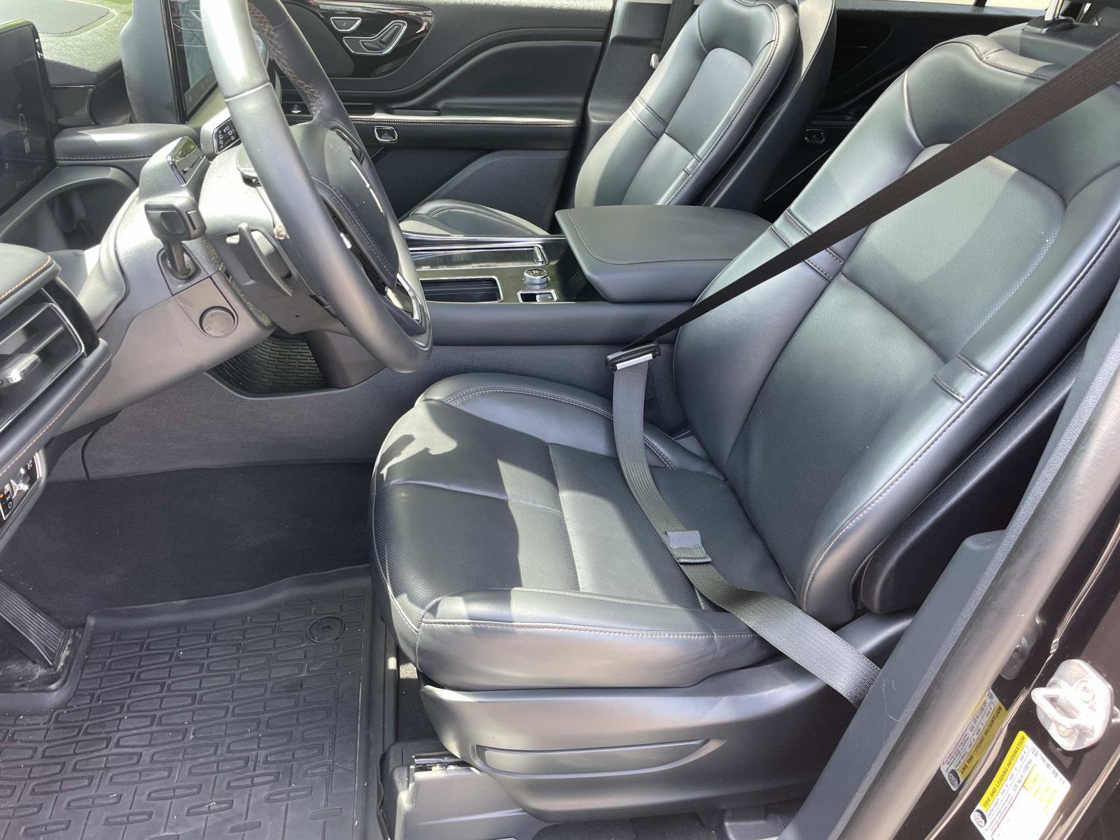 Certified 2026 Lincoln Aviator AWD image 23