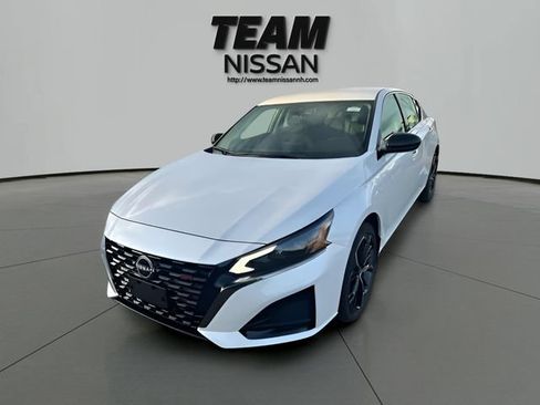 Certified 2025 Nissan Altima 2.5 SR AWD/4WD image 23