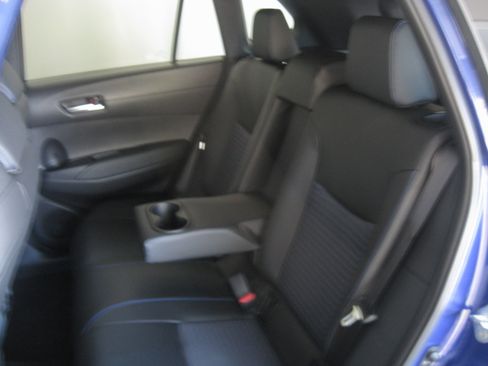 Used 2024 Toyota Corolla Cross AWD Hybrid image 9