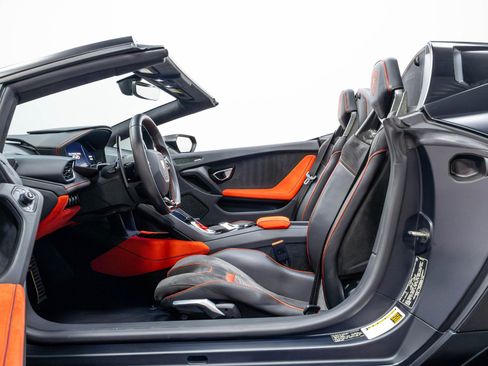 Used 2021 Lamborghini Huracan EVO RWD image 6