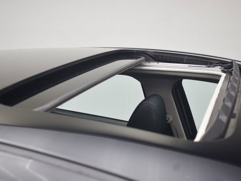 Used 2016 MAZDA MAZDA3 i Touring image 16