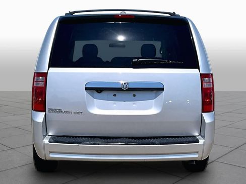 Used 2008 Dodge Grand Caravan SXT FWD image 4