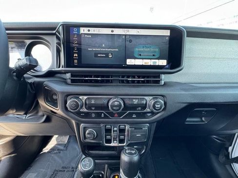 Used 2024 Jeep Wrangler Unlimited Sport AWD/4WD image 27