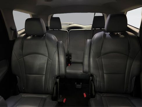 Used 2019 Buick Enclave Essence image 19