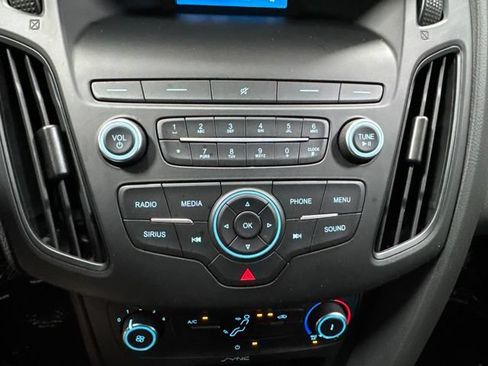 Used 2018 Ford Focus SE FWD image 18