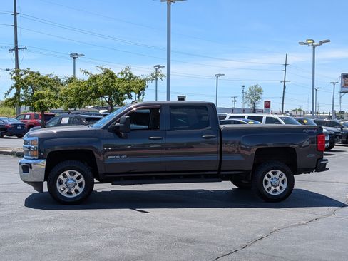 Used 2015 Chevrolet Silverado 2500 LT w/ LT Convenience Package AWD/4WD image 5