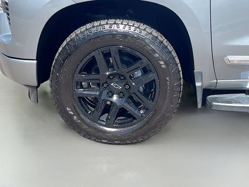 Used 2025 Chevrolet Silverado 1500 High Country w/ High Country Premium Package AWD/4WD image 32