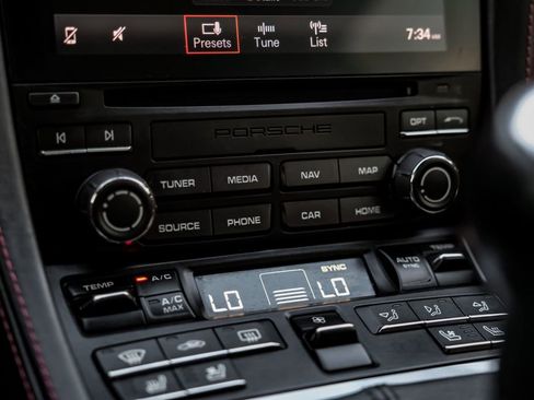 Used 2022 Porsche 718 Cayman image 25