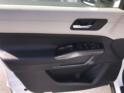 Used 2022 Nissan Pathfinder SL image 13