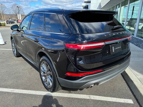 Used 2022 Lincoln Corsair AWD w/ Premium Package image 3