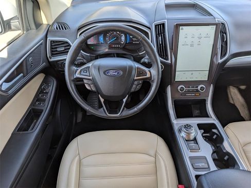 Used 2021 Ford Edge SEL image 9