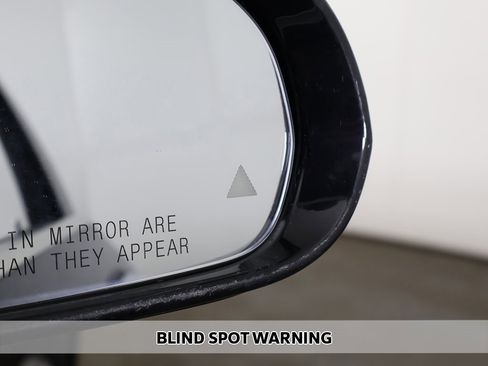 Used 2017 Mercedes-Benz E 300 4MATIC image 7