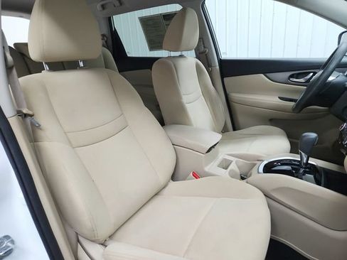 Used 2016 Nissan Rogue SV FWD image 36