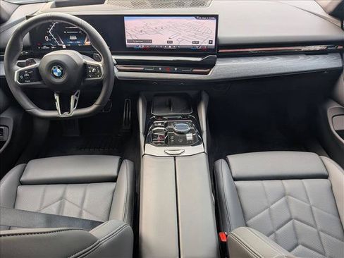 Used 2026 BMW 530i xDrive w/ M Sport Package AWD/4WD image 19
