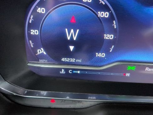 Used 2023 Chevrolet Suburban Premier w/ Premium Package image 31