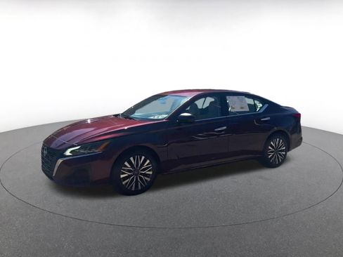 Used 2025 Nissan Altima 2.5 SV image 7
