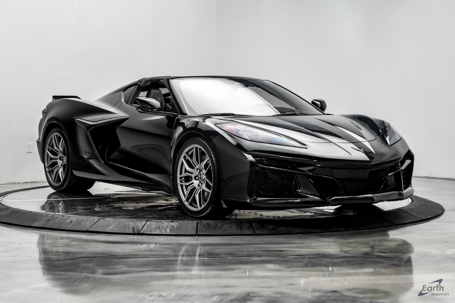 Used 2024 Chevrolet Corvette Z06 RWD image 31