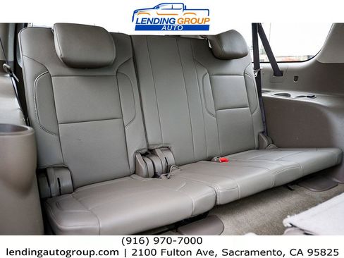 Used 2018 Chevrolet Suburban Premier image 16