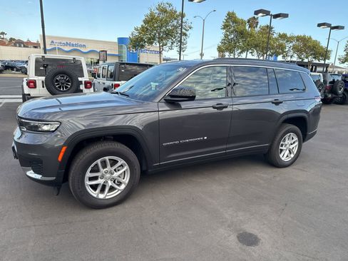 Used 2025 Jeep Grand Cherokee L Laredo RWD image 21