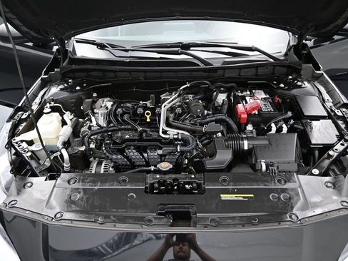 Used 2024 Nissan Altima 2.5 SV image 5