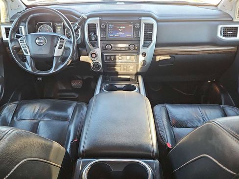Used 2017 Nissan Titan SL image 16