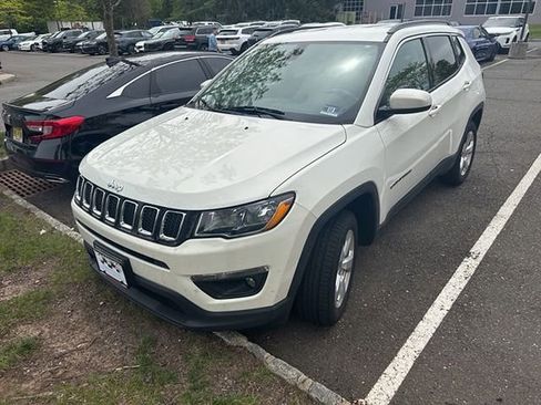 Used 2020 Jeep Compass Latitude w/ Popular Equipment Group AWD/4WD image 2