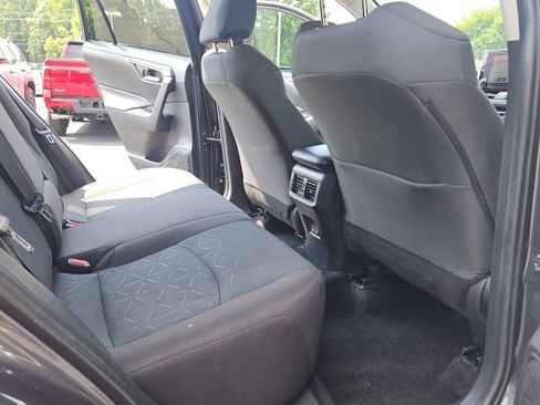 Used 2025 Toyota RAV4 XLE AWD/4WD image 22