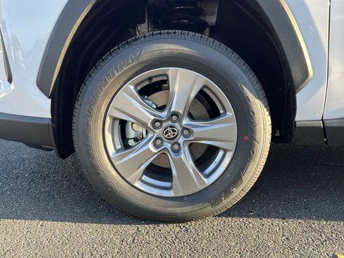 New 2025 Toyota RAV4 XLE image 5