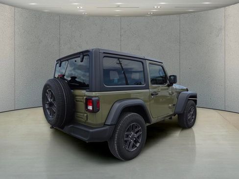 Used 2025 Jeep Wrangler Sport AWD/4WD image 4