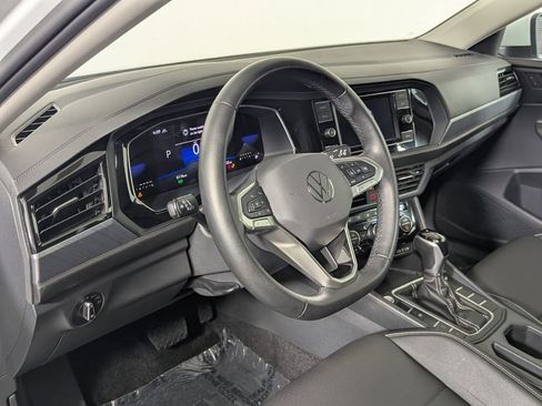 Used 2023 Volkswagen Jetta SE FWD image 11