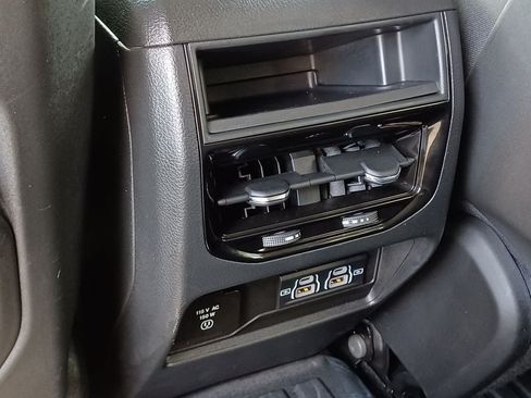 Used 2023 Jeep Grand Cherokee Laredo w/ Luxury Tech Group I AWD/4WD image 30