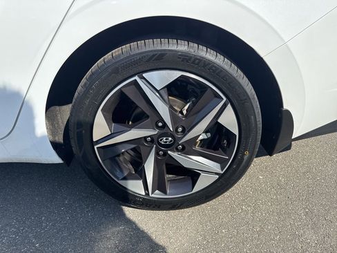 Used 2023 Hyundai Elantra SEL w/ Convenience Package image 30