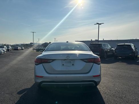 Used 2021 Nissan Sentra SV FWD image 4