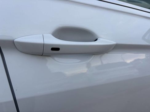 Used 2024 Volkswagen Tiguan SE image 37