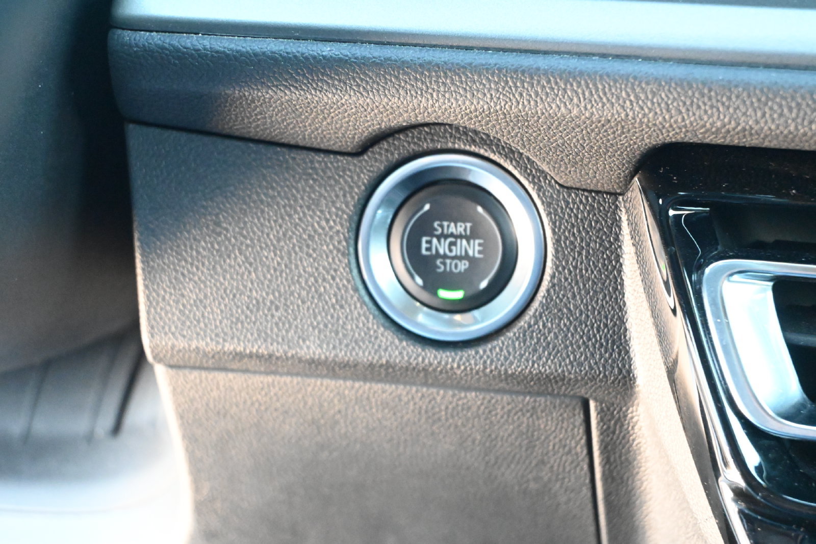 Used 2026 Chevrolet Traverse LT FWD image 15