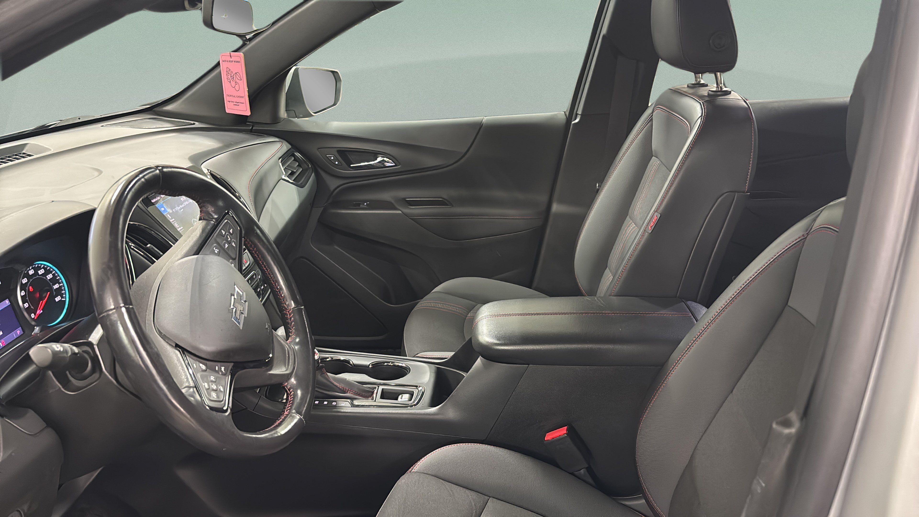Used 2022 Chevrolet Equinox RS w/ Infotainment Package FWD image 11