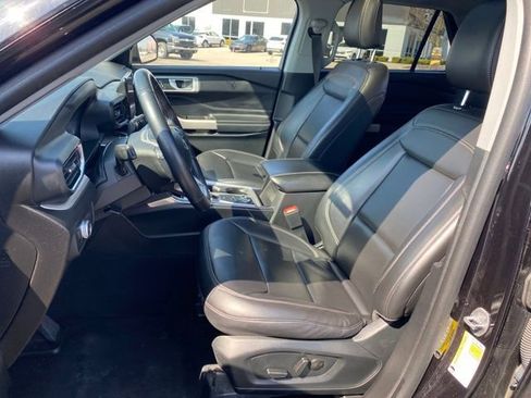 Used 2023 Ford Explorer XLT image 17