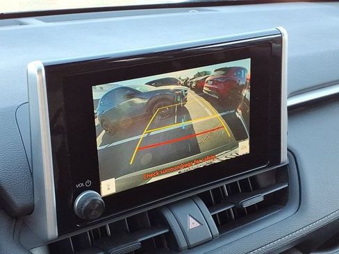 Used 2025 Toyota RAV4 XLE AWD/4WD image 8