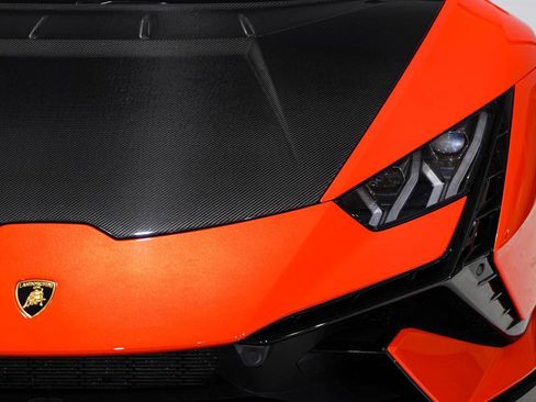 Used 2024 Lamborghini Huracan Tecnica image 29