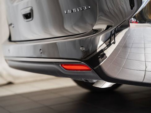 New 2026 Chrysler Pacifica Limited image 8