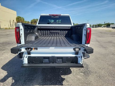 Used 2026 GMC Sierra 2500 Denali Ultimate AWD/4WD image 8