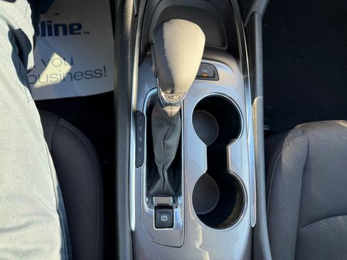 Used 2024 Chevrolet Malibu LT image 14