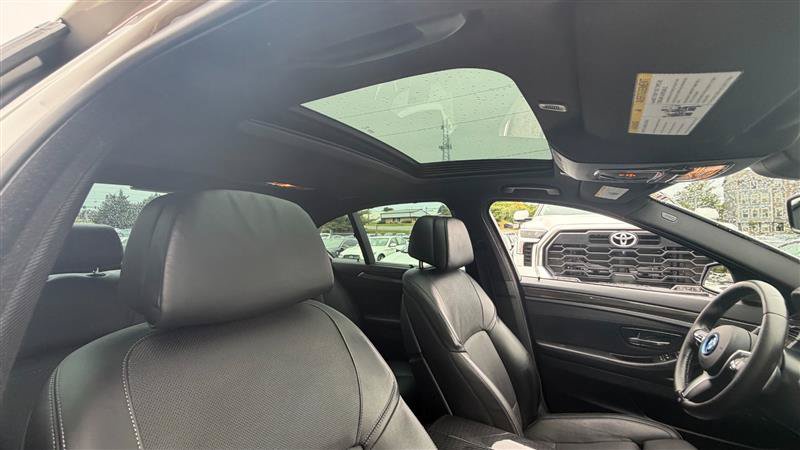 Used 2016 BMW 550i Sedan RWD image 11