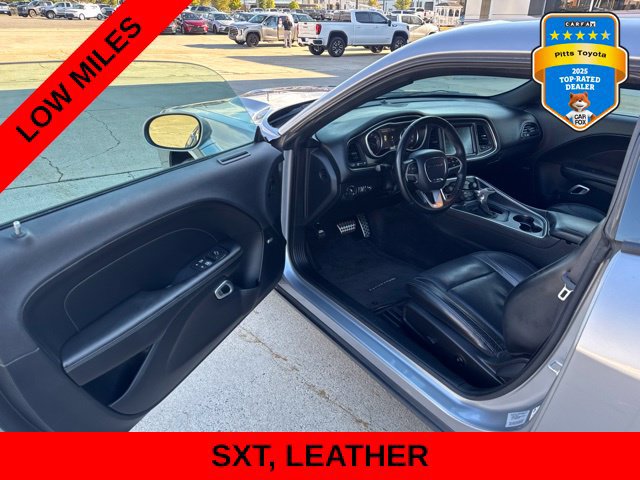 Used 2016 Dodge Challenger SXT Plus RWD image 9