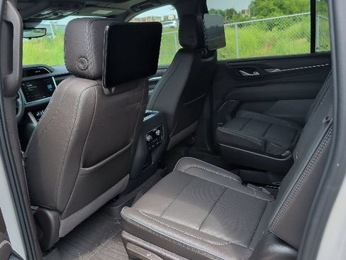 Used 2024 GMC Yukon XL Denali w/ Denali Reserve Package AWD/4WD image 13