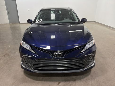 Used 2022 Toyota Camry XLE image 39