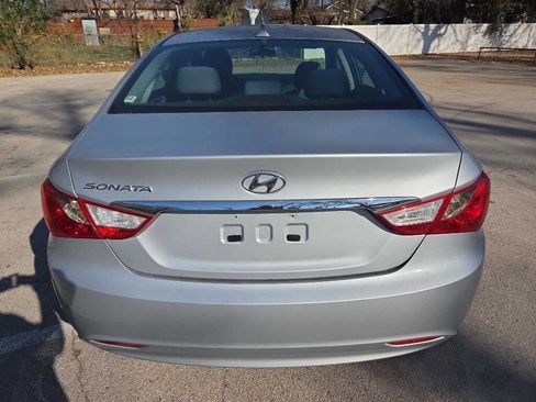 Used 2011 Hyundai Sonata GLS image 5