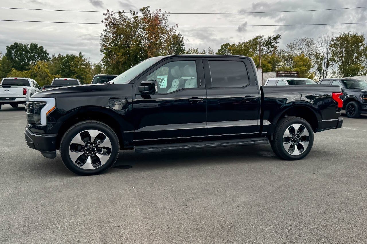 Used 2023 Ford F150 Lightning Platinum AWD/4WD image 6