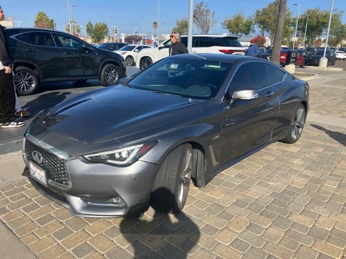 Used 2018 INFINITI Q60 Red Sport 400 w/ Sensory Package 3.0T Sport image 2